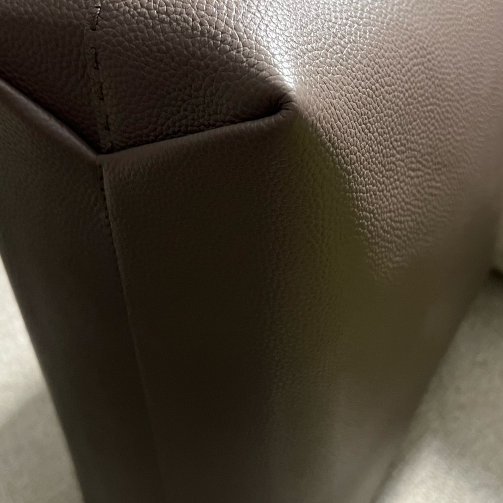 Tory Burch McGraw Pebbled Leather Tote in Silver Maple - Picture 13 of 13